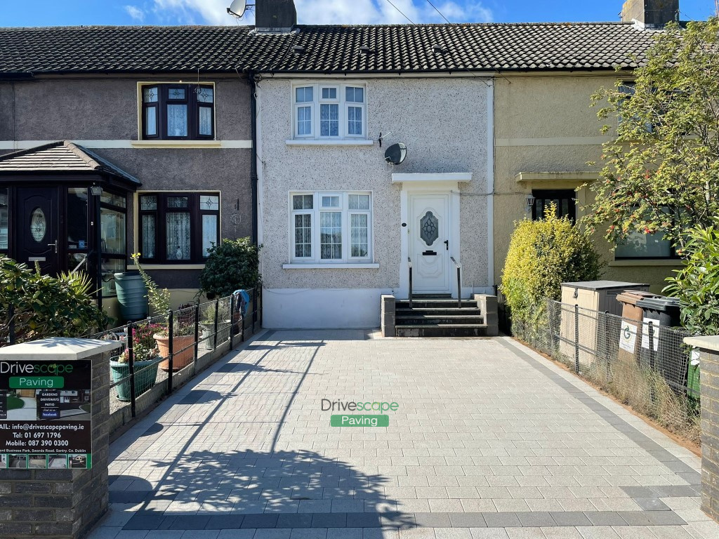 Corrib Paved Driveway with Black Border and Slabbed Steps in Whitehall, Dublin