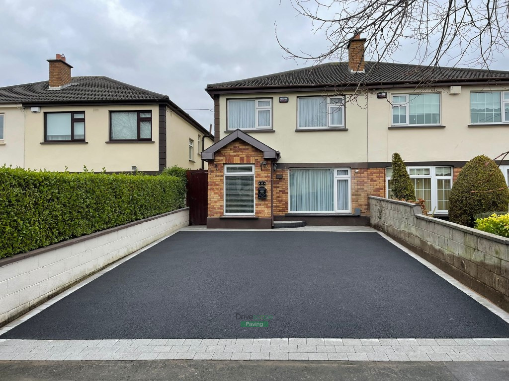 Asphalt Driveway with Corrib Paved Border and Semi-Circle Step in Castleknock, Dublin