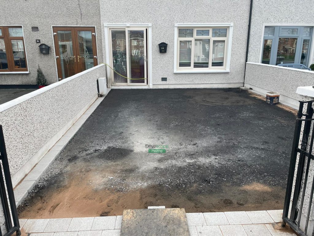 Asphalt Driveway with Silver Corrib Borderline in Ballyfermot, Dublin