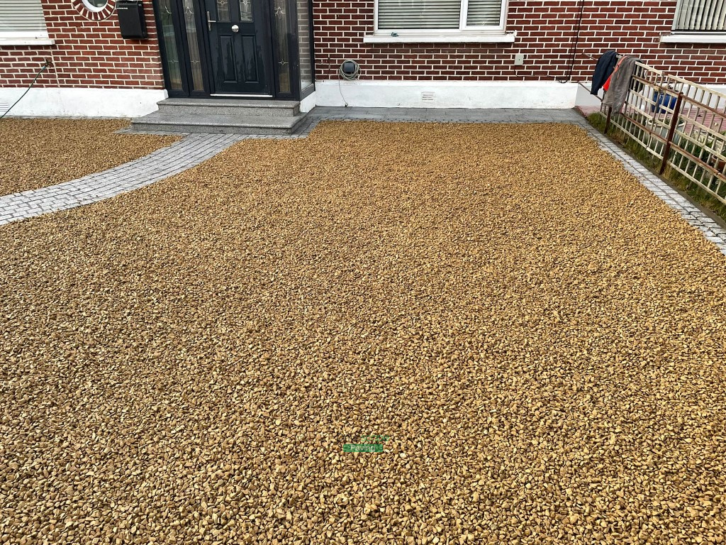 Gravel Driveway with Cobbled Pathway and Apron and Granite Step in Raheny, Dublin