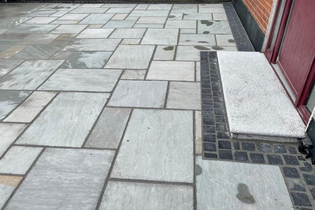 Driveway with Limestone Slabs and Cobbled Borderline in Hartstown, Dublin (5)