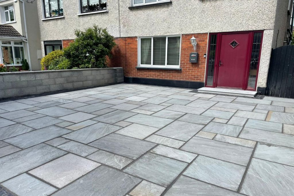 Driveway with Limestone Slabs and Cobbled Borderline in Hartstown, Dublin (6)