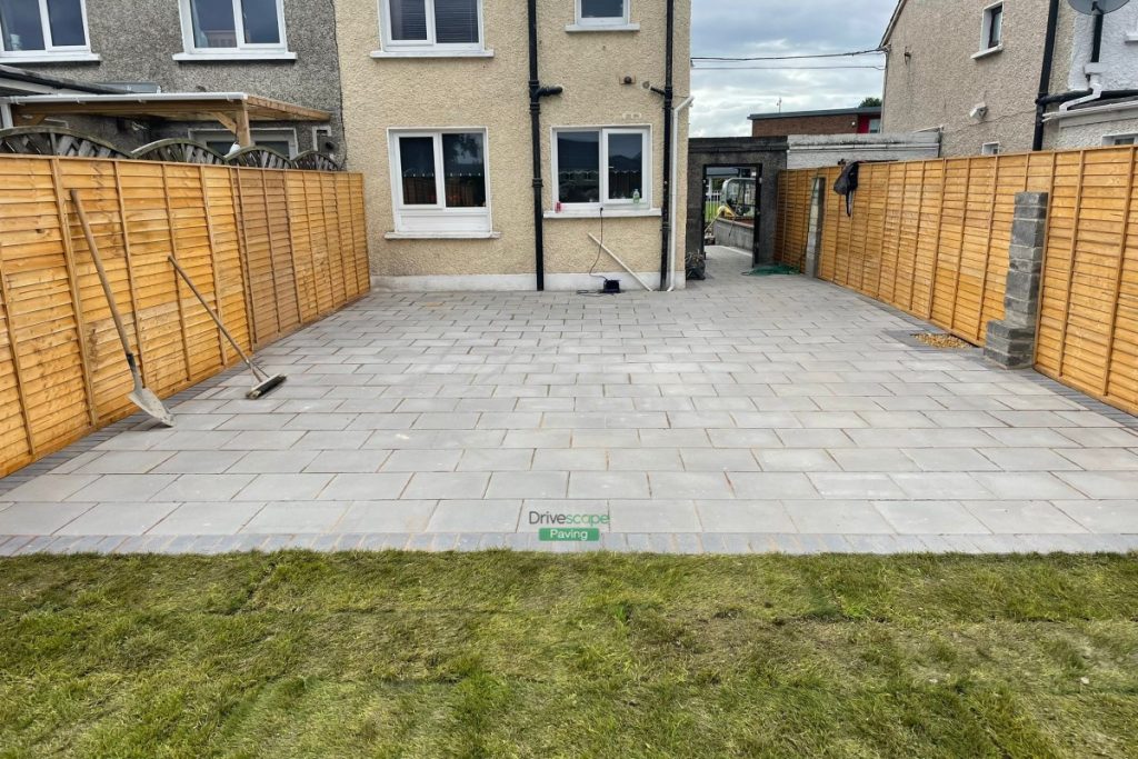 Patio with Classic Flags, Slane Borderline and Roll-On Turf in Ballyfermot, Dublin (8)