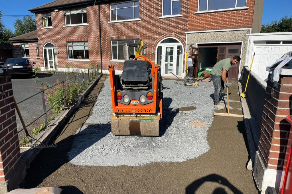Asphalt Driveway with Silver Granite Corrib Border and Apron in Clontarf, Dublin (1)