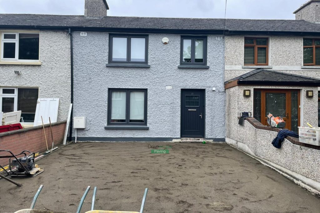 Driveway with Black Granite Corrib Paving and Silver Granite Border in Inchicore, Dublin (2)