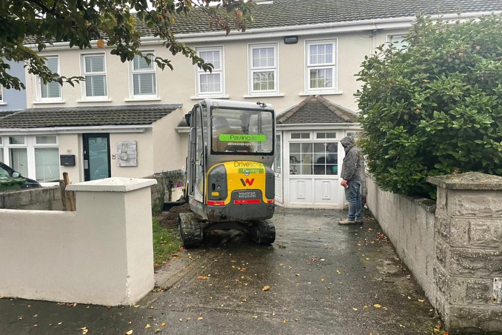 Asphalt Driveway with Silver Granite Borderline and Kerbstones in Baldoyle, Co. Dublin (1)