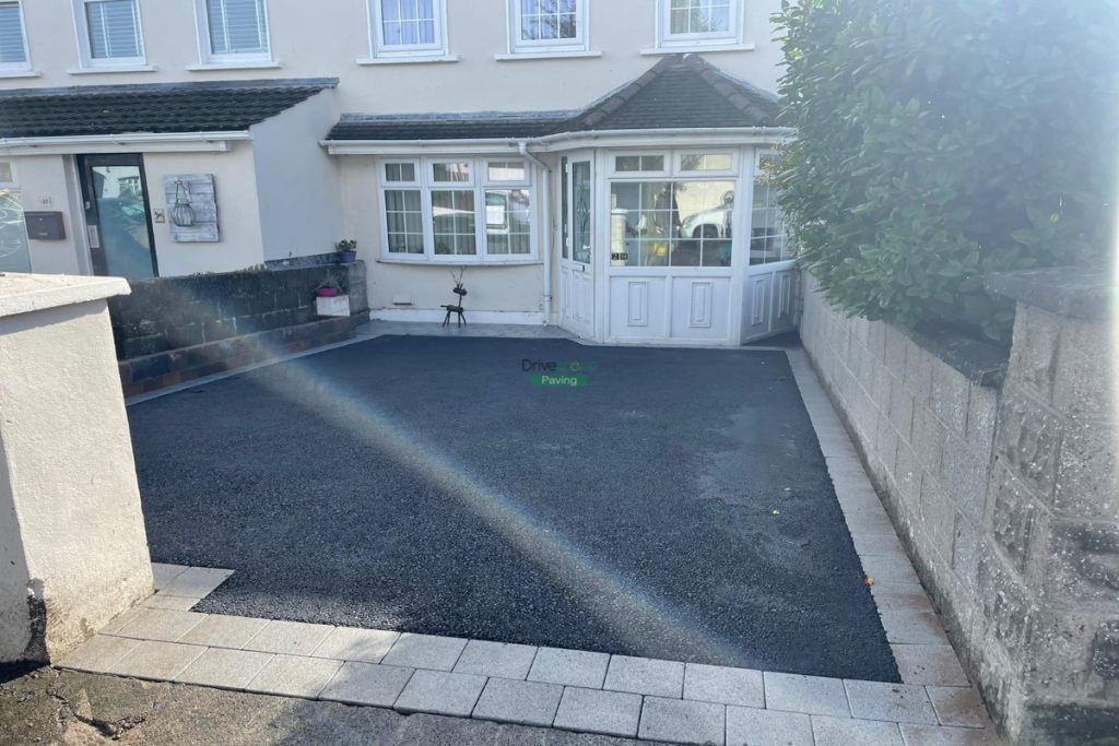 Asphalt Driveway with Silver Granite Borderline and Kerbstones in Baldoyle, Co. Dublin