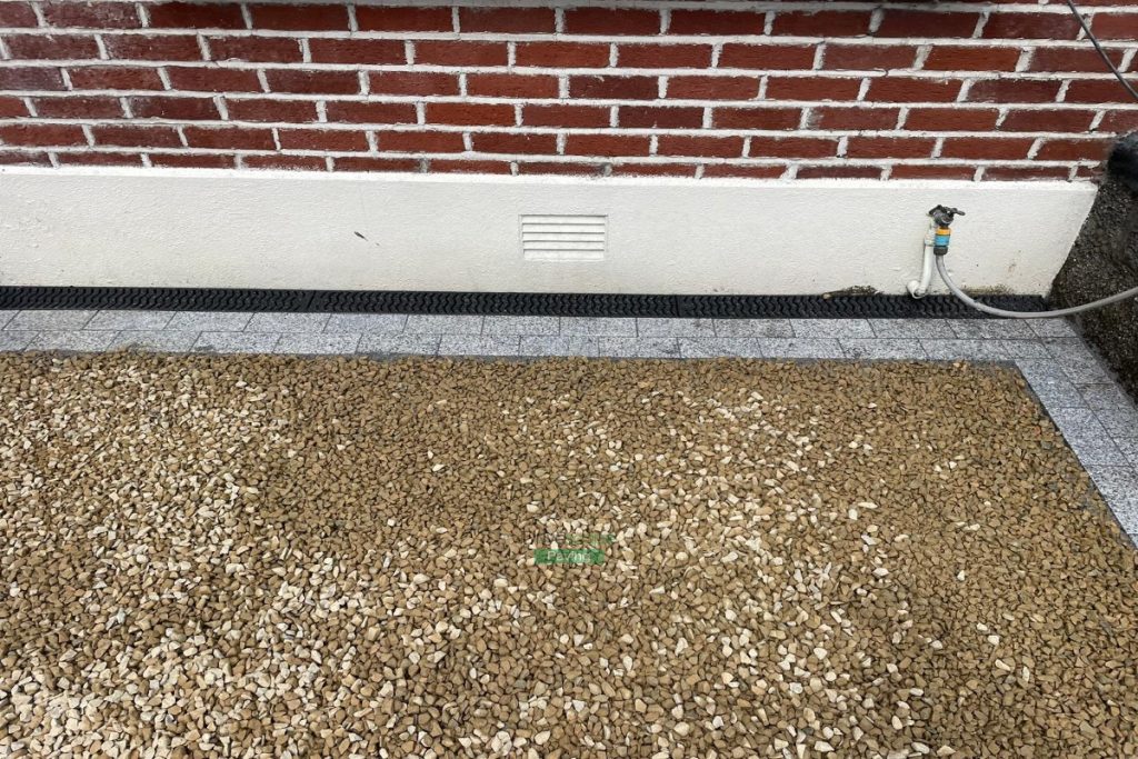 Driveway with Ballylusk Gravel, Natural Granite Slabs and Bullnose Step in Stillorgan, Dublin (7)