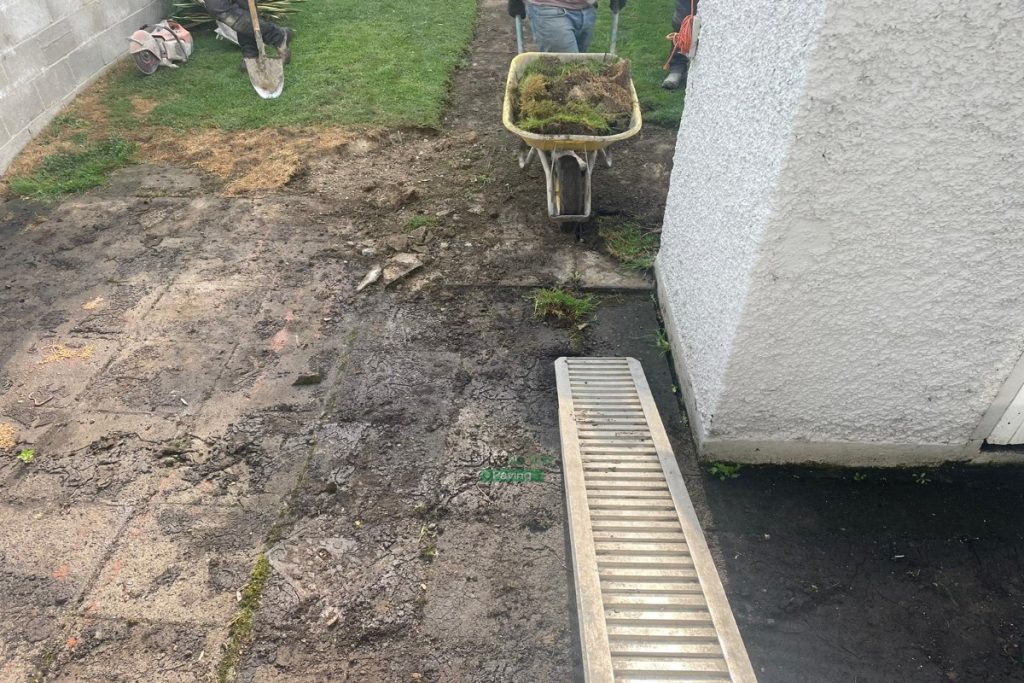Asphalt Driveway with Newgrange Slabbed Patio in Ballyfermot, Dublin (1)