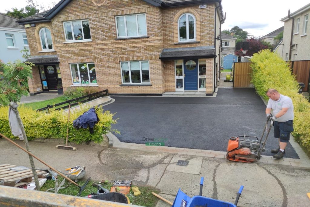 Asphalt Driveway with Silver Granite Borderline and Step in Clonsilla, Dublin (4)