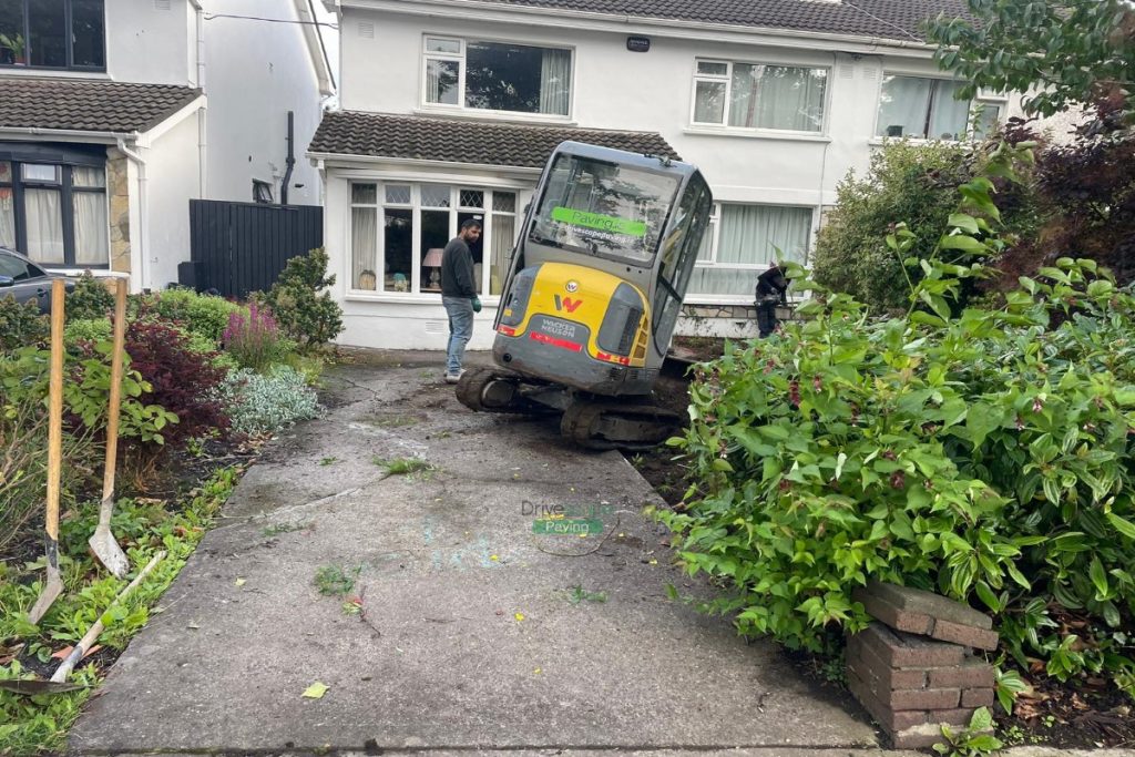Asphalt Driveway with Mellifont Kerbing and Double Step in Castleknock, Dublin (1)