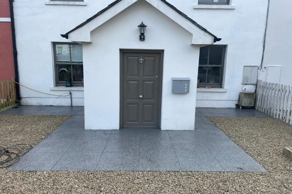 Gravelled Driveway with Granite Slabs in Inchicore, Dublin (9)