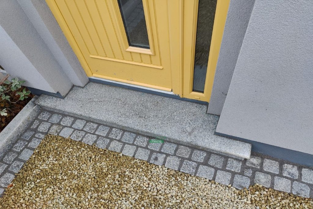 Two Adjacent Driveways with Golden Gravel and Silver Granite Cobblestones in Clontarf, Dublin (5)