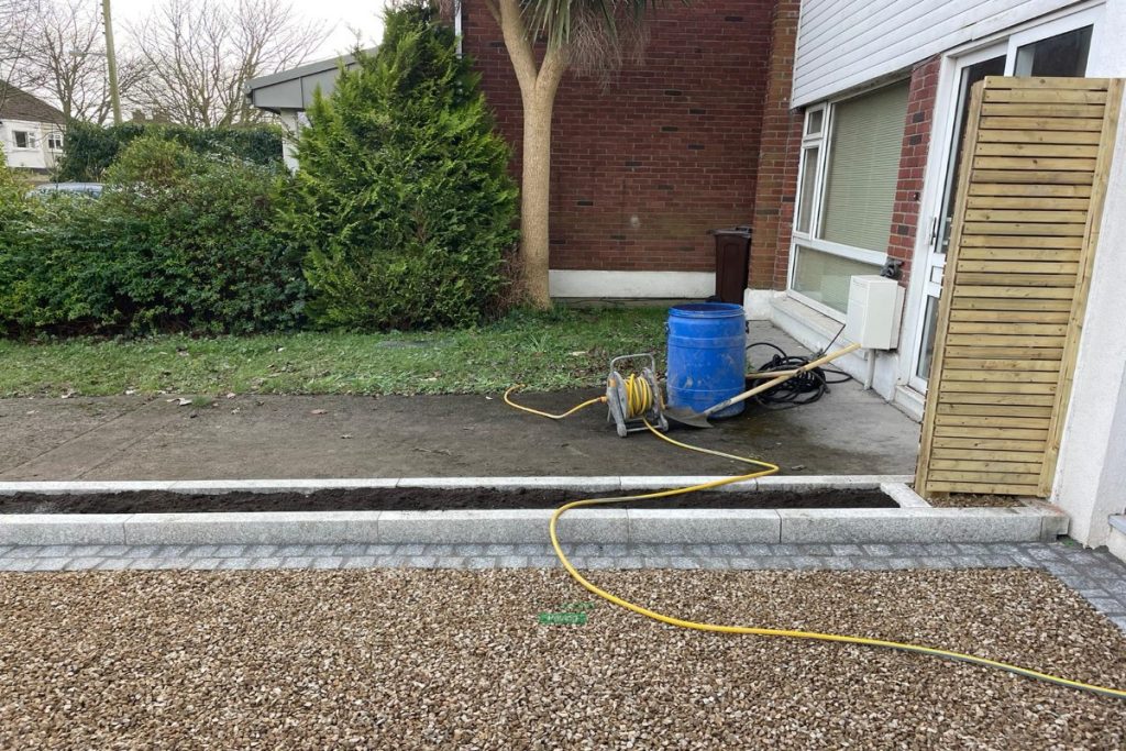 Driveway with Golden Ballylusk Gravel and Granite Cobblestones in Clontarf, Dublin (6)