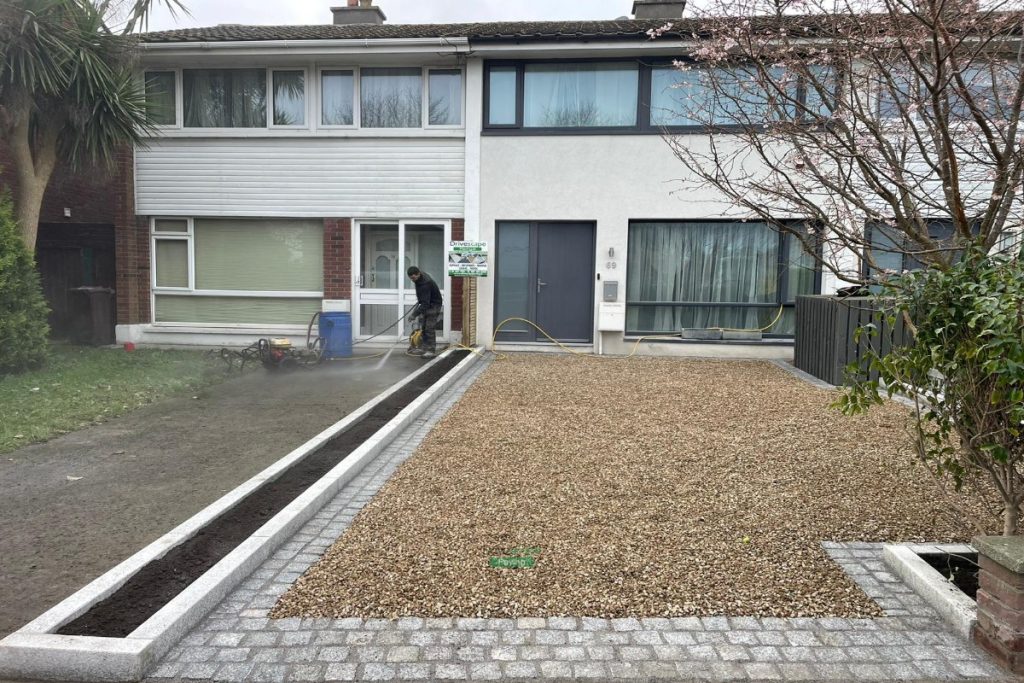 Driveway with Golden Ballylusk Gravel and Granite Cobblestones in Clontarf, Dublin (8)