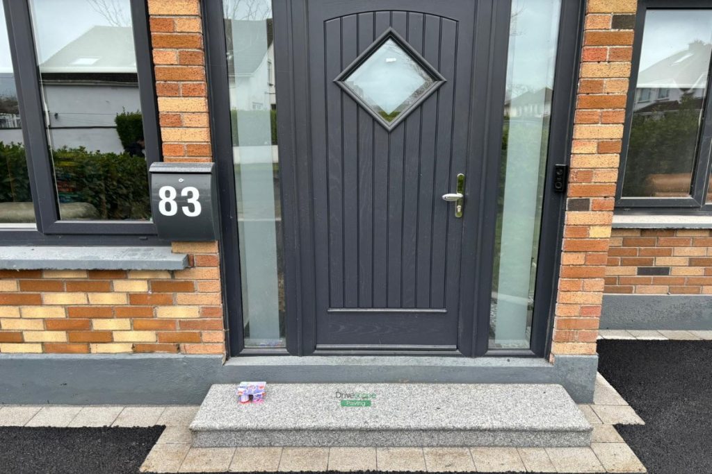 Asphalt Driveway with Silver Granite Corrib Paved Border in Portmarnock, Dublin (4)