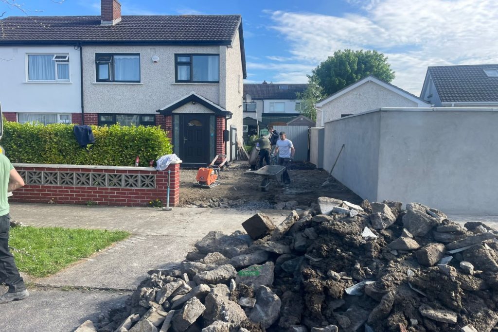Charcoal Corrib Block Paved Driveway with Silver Granite Borderline in Huntstown, Dublin (2)