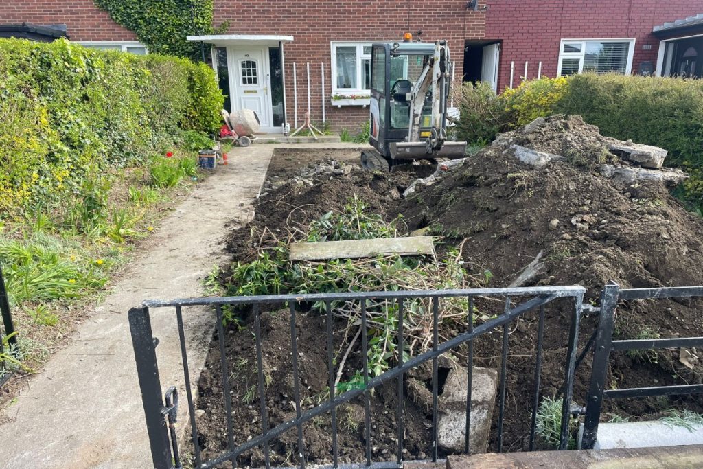 Gravelled Driveway with Cobbled Apron and Granite Pathway in Raheny, Dublin (1)