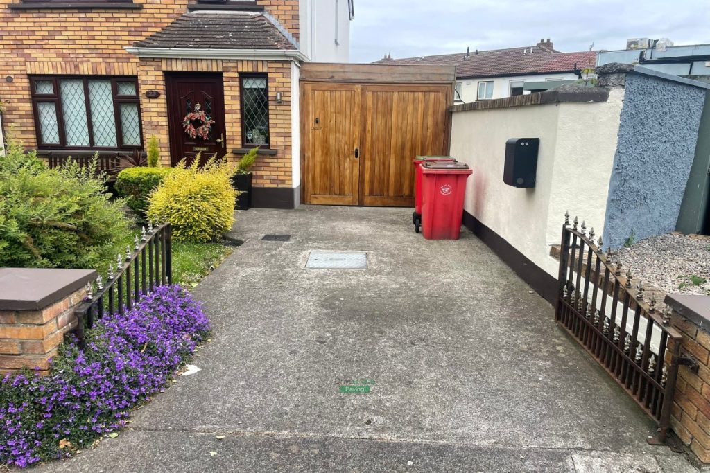 Driveway with Ballylusk Gravel, Granite Cobbles and Slabs in Clontarf, Dublin (1)