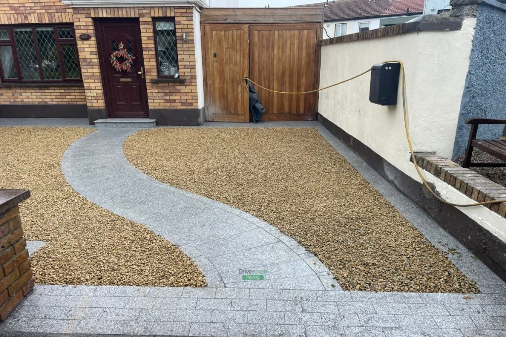 Driveway with Ballylusk Gravel, Granite Cobbles and Slabs in Clontarf, Dublin