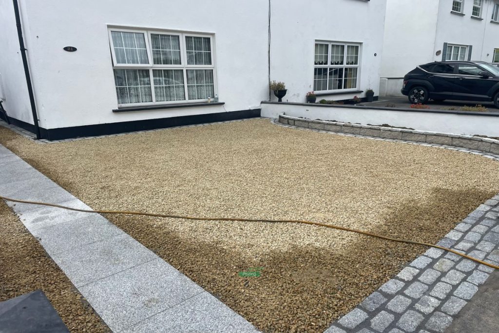 Driveway with Golden Gravel and Granite Cobbles in Dublin