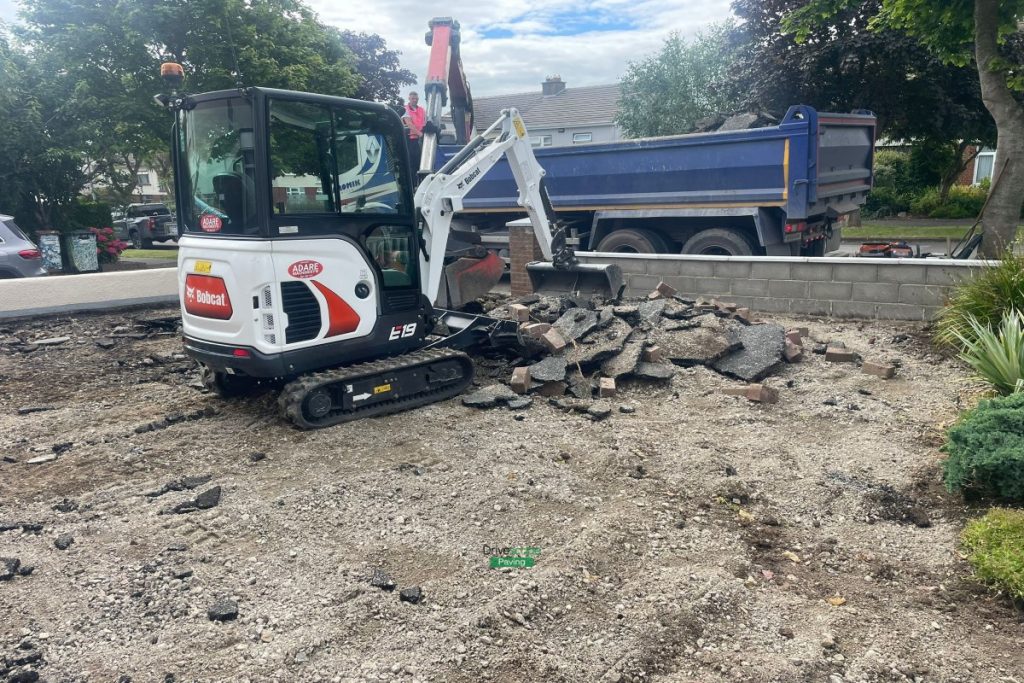 Asphalt Driveway with Silver Granite Border, Kerbstones and Bullnose Step in Portmarnock, Co. Dublin (1)