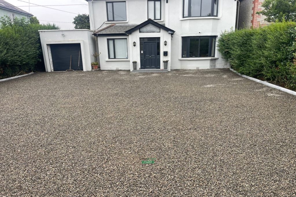 Gravelled Driveway with Cobbled Apron, New Wall and Lawn in Sutton, Dublin (11)