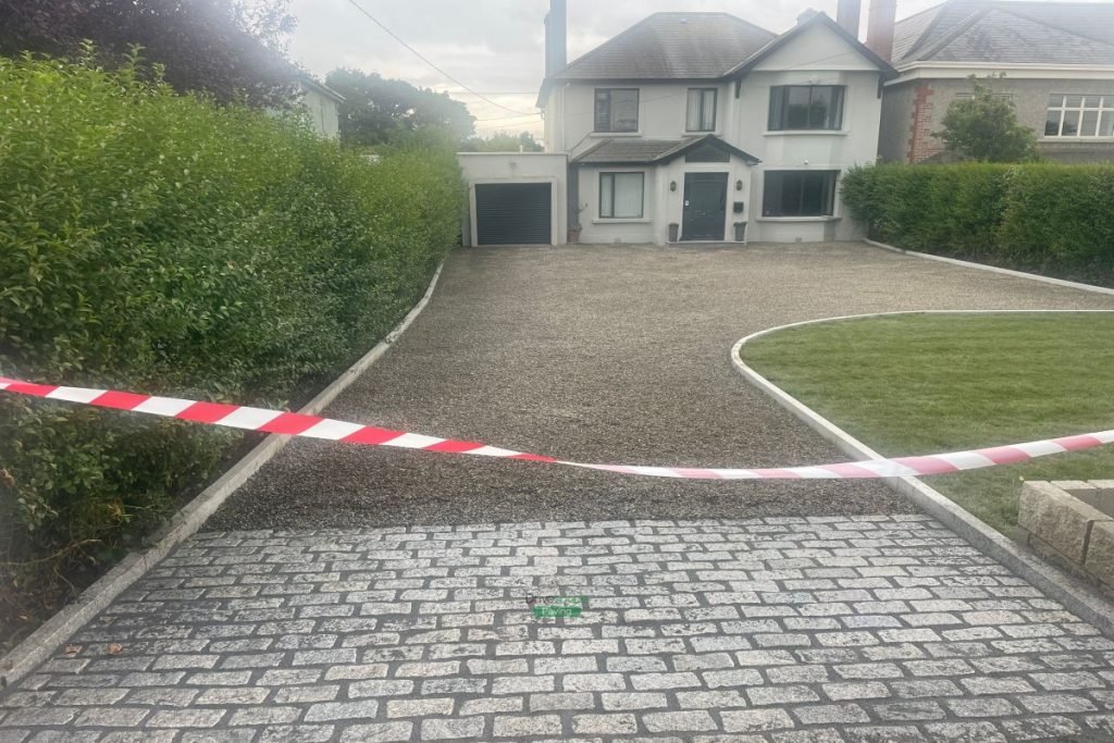 Gravelled Driveway with Cobbled Apron, New Wall and Lawn in Sutton, Dublin (13)