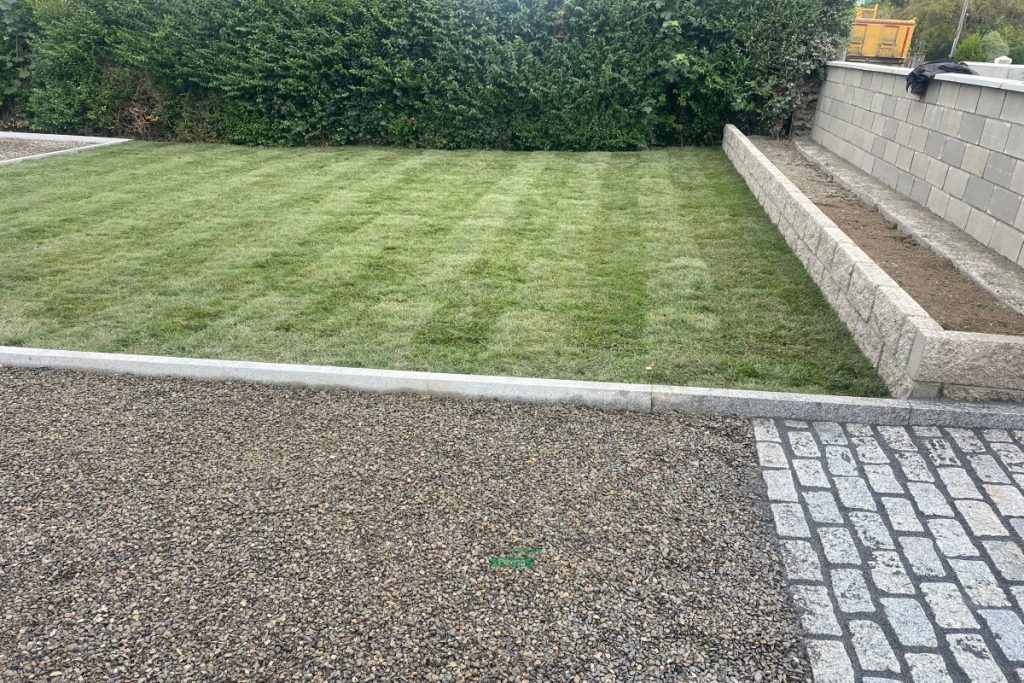 Gravelled Driveway with Cobbled Apron, New Wall and Lawn in Sutton, Dublin (9)