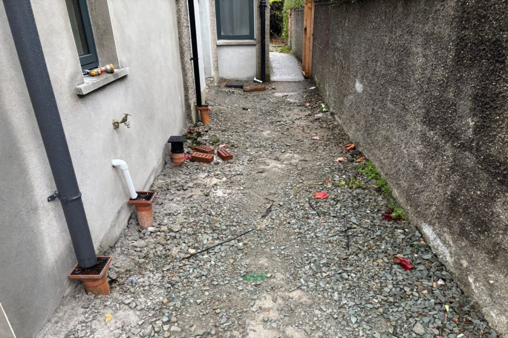 Patio with Porcelain Tiles and Limestone Cobbles in Clontarf, Dublin (3)