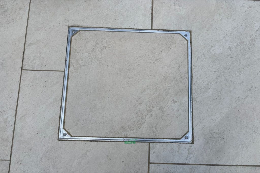 Patio with Porcelain Tiles and Limestone Cobbles in Clontarf, Dublin (7)