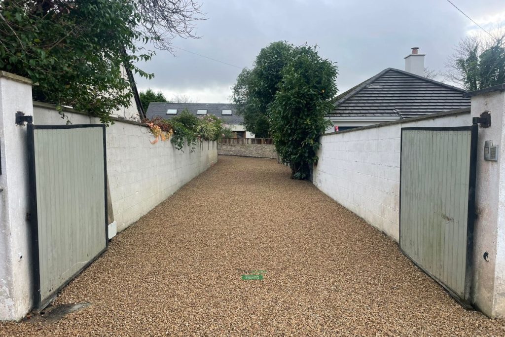 Gravelled Driveway with Granite Cobbles in Greystones, Co. Wicklow (6)