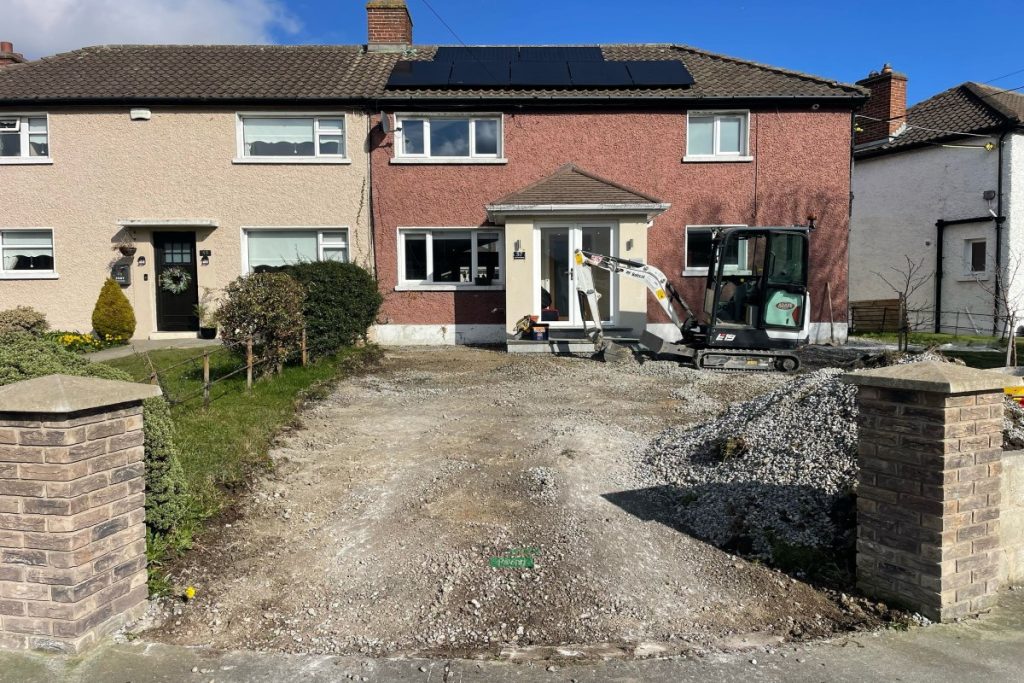 Asphalt Driveway with Silver Granite Borders and Apron in Glasnevin, Dublin (1)