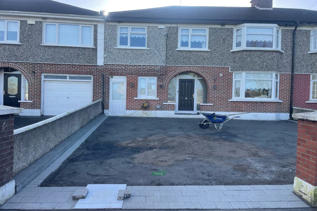 Asphalt Driveway with Silver Granite Borders and Apron in Glasnevin, Dublin (4)