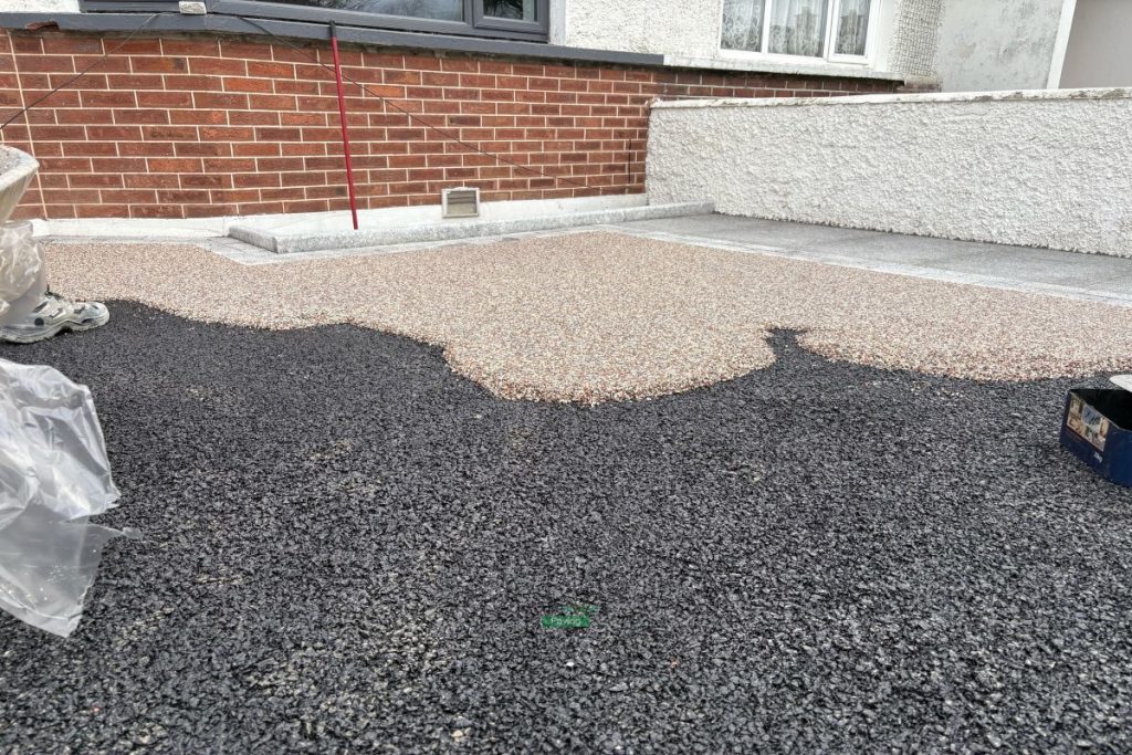 Resin-Bound Driveway with Silver Granite Cobblestones and Granite Slabs in Terenure, Dublin (5)