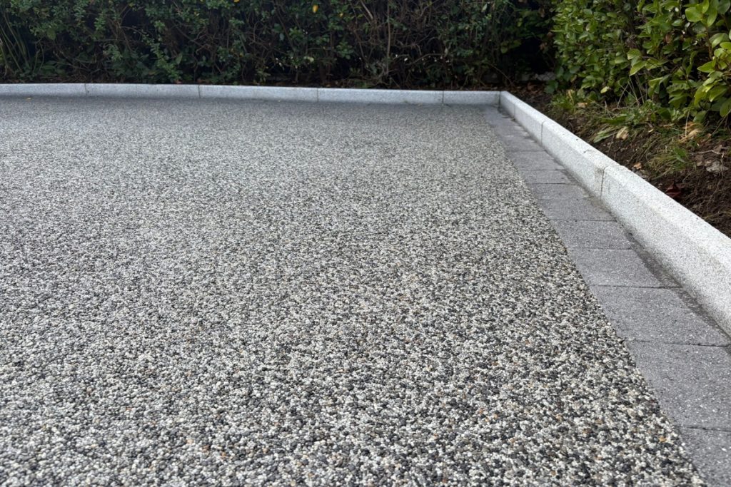 Resin Driveway with Black Granite Features in Portmarnock, Dublin (5)