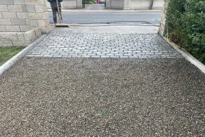 Gravel driveway in Cabra