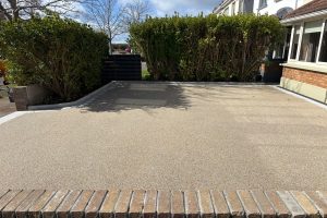 Resin driveway with border in Ringsend